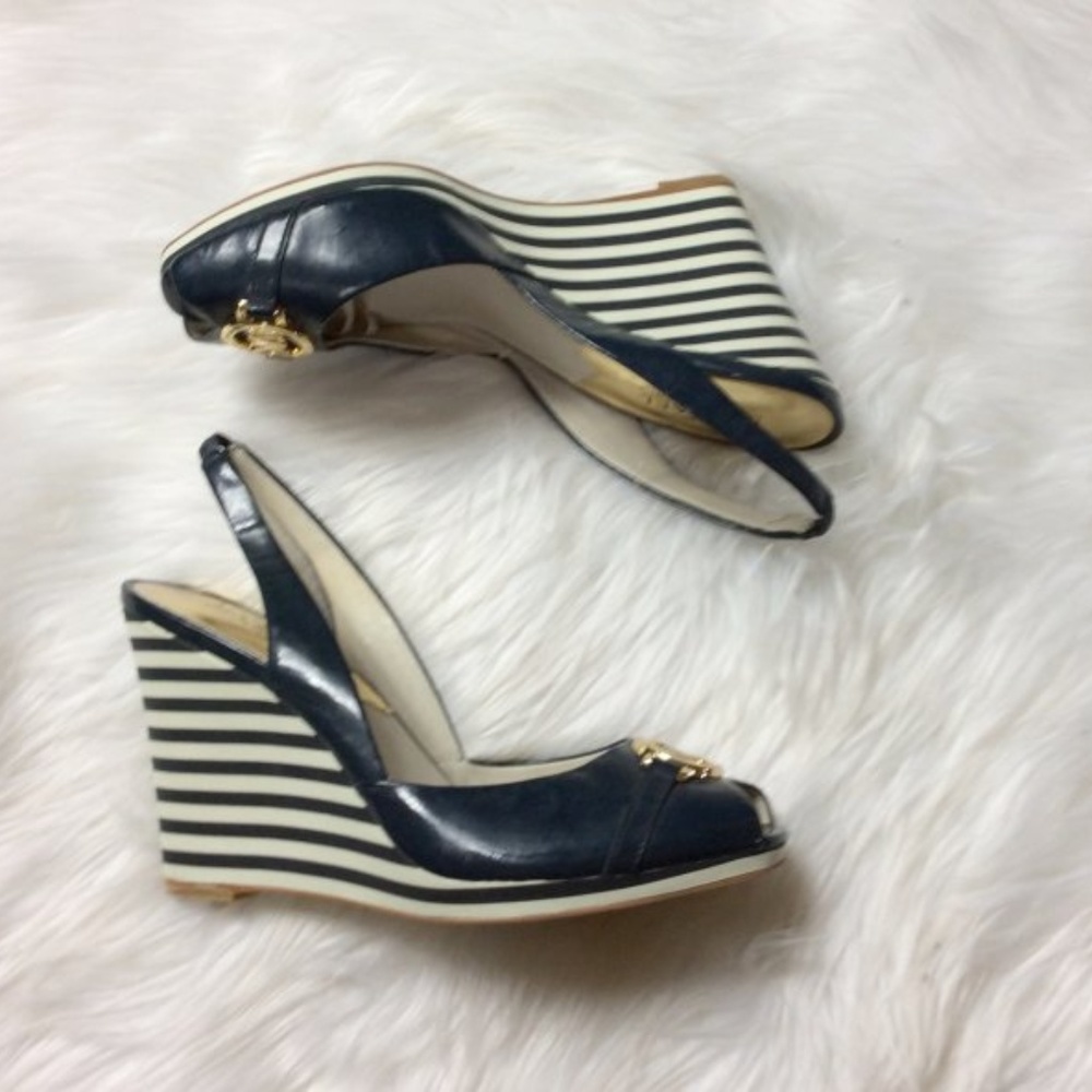 Michael Kors cream and navy Open toe wedge SZ 7.5